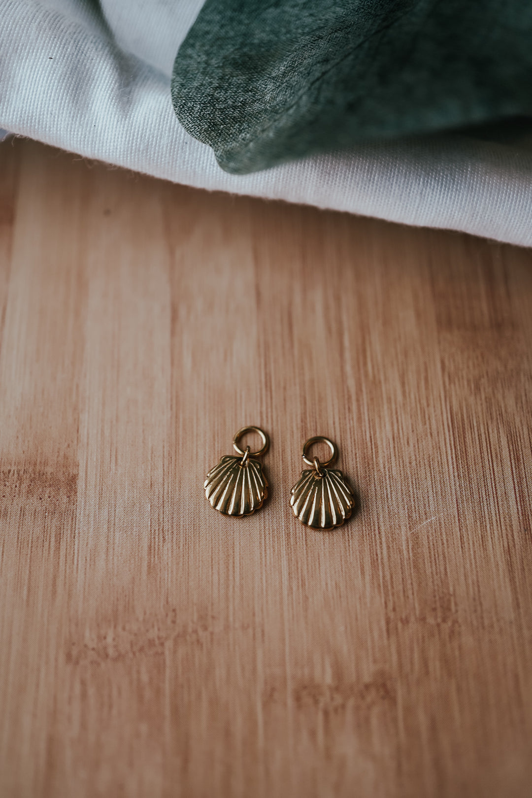 Charms shell for earrings Gold